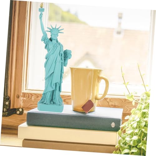 Statue miniature résine verte durable et compacte pour vitrine et maquette