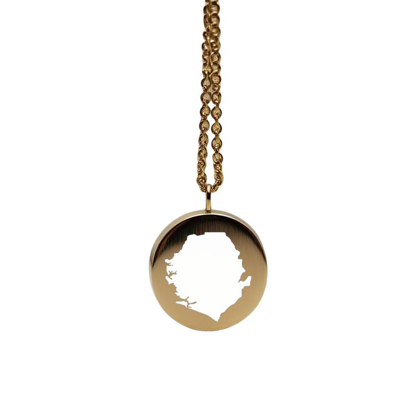 Pendentif carte de la Sierra Leone en argent sterling plaqué or 14 carats, forme ronde de 24 mm et épaisseur de 1,5 mm, breloque Terre, bijou de voyage délicat | Médaillon gravé Aventure | LKB_MAP_345