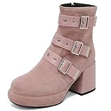 Bottes punk gothiques . La doublure chaude à l'intérieur les rend merveilleusement doux et confortables. Ils flattent vos pieds et vous gardent au chaud même à basse température.