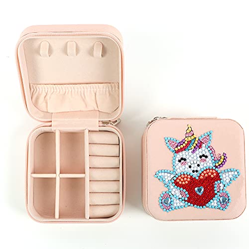 OKUGAIYA Boîte à bijoux en cuir PU 5D pour femme Organisateur de bijoux (3,94 x 3,94 x 1,97 pouces) Cover