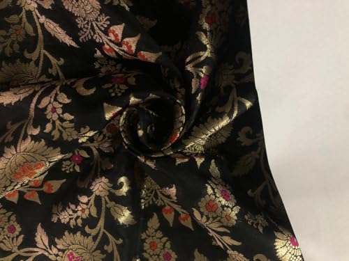 Tissu brocart jacquard noir floral métallique 111cm matelassé ameublement BRO948