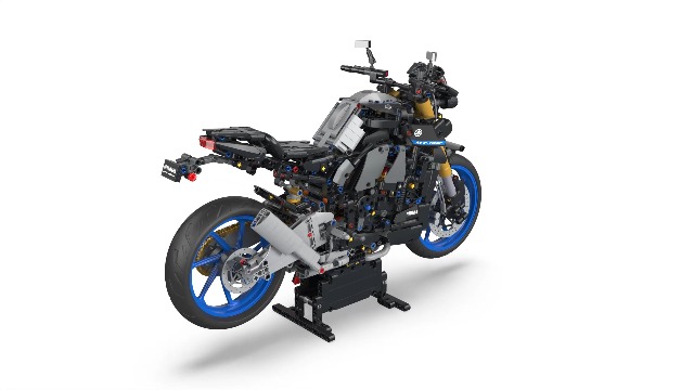 LEGO Technic Yamaha MT-10 SP 42159 Advanced Motorcycle Model