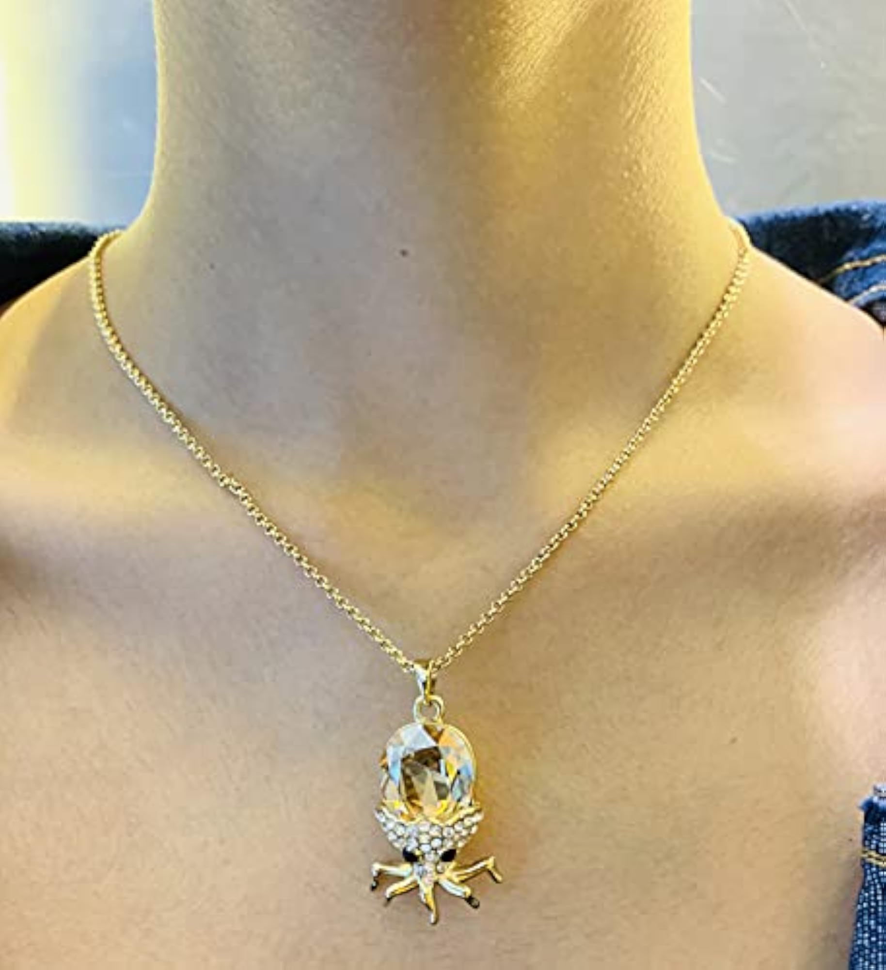 Stylish Chain Pendant Necklace for Dress-Up
