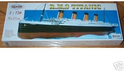 RMS TITANIC 1/720 MODEL KIT WITH LIGHTS/MOTOR