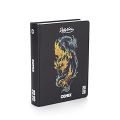 COMIX Dolly Noire - Agenda Giornaliera 2026 Limited Edition, Diario Scuola per Ragazzi e Ragazze, con Copertina Rigida, Sticker Esclusivi, Interno 100%, 12x16,5 cm, Akuma