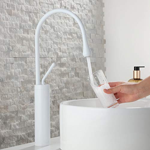 Robinet mitigeur moderne en laiton au design élégant d'évier