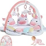 Das verborgene Raschelpapier, die lustige Quietsche, der kleine Spiegel und die Vibrations-Rassel fördern die Motorik und wecken eine natürliche Neugier zum Greifen, Kuscheln & Spielen