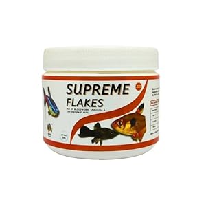 Supreme Flakes Fish Food | Mix of Bloodworm, Spirulina & Earthworm Flakes | for All Kinds of Tropical Aquarium Fishes (25g)