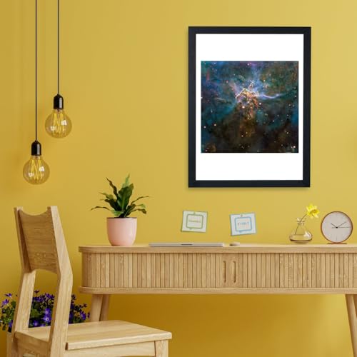 Affiche encadrée Hubble Télescope Nébuleuse Spiffing Prints Medium pour mur