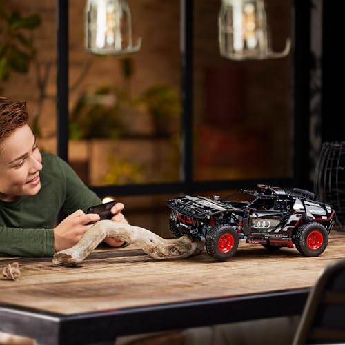 Technic Audi RS Q E-Tron, Macchina Telecomandata da Rally, Modellino di Auto Fuoristrada Dakar con App CONTROL+ da Costruire, Giocattoli per Ragazzi, Ragazze e Fan da 10 Anni, Idea Regalo 42160 - Lego - Immagine 7