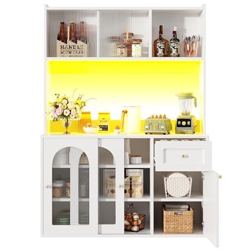 Azkoeesy Armario de cocina alto con LED, armario buffet con puertas de cristal, encimera, cajón, estantes ajustables, asas doradas, moderno aparador para comedor (blanco)