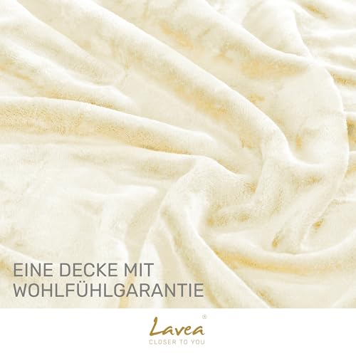 Lavea® Mikrofaser Kuscheldecke flauschig und weich, warme Fleecedecke für Sofa und Bett, Pflegeleichte Decke, atmungsaktiv und hautfreundlich, Wolldecke, Sofadecke Wohnzimmer, Creme, 150x200 cm