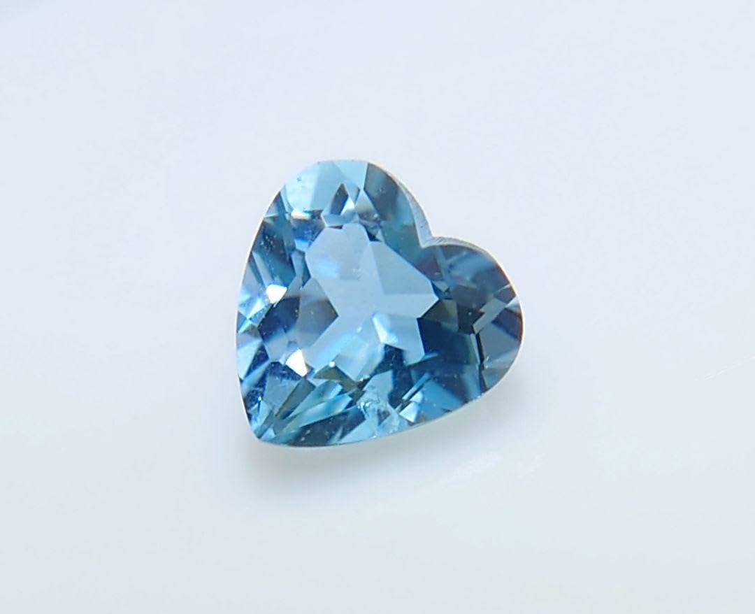 Amazon.co.jp: 極！ サンタマリアアクアマリン 0.665ct 鑑付 ルース 
