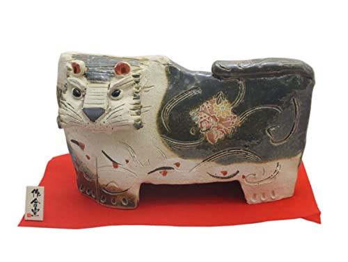 クラフトマンハウス 2022年 干支 置物 正月飾り 玄関飾り 新年に福を呼び込み良い年に! 寅 たたら飾り(超特大 )織部 全長14×幅24㎝・布寸:縦15×横25㎝