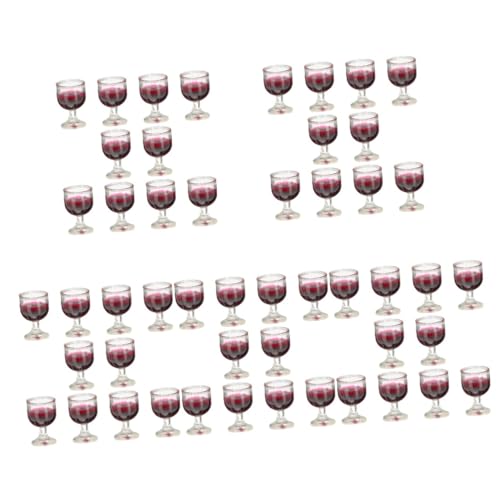 Mini verres à cocktail rouges pour compléter vos accessoires de jeu et décors miniatures de bar