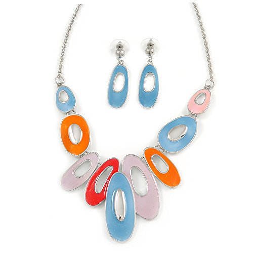 Collar de gota ovalados esmaltados con baño de rodio duradero que garantiza un brillo impecable