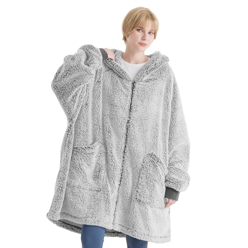 Bedsure Couverture à Capuche avec Manches Sherpa - Couverture Douillette avec Manches - Pull Douillet - Couverture Portable - Cadeau pour Femme, Gris, 100x78 cm