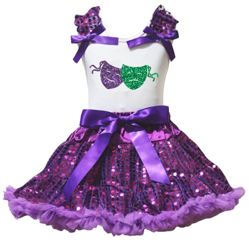 Falda morada de lentejuelas de niña y camisa blanca que evita rozaduras en fiestas