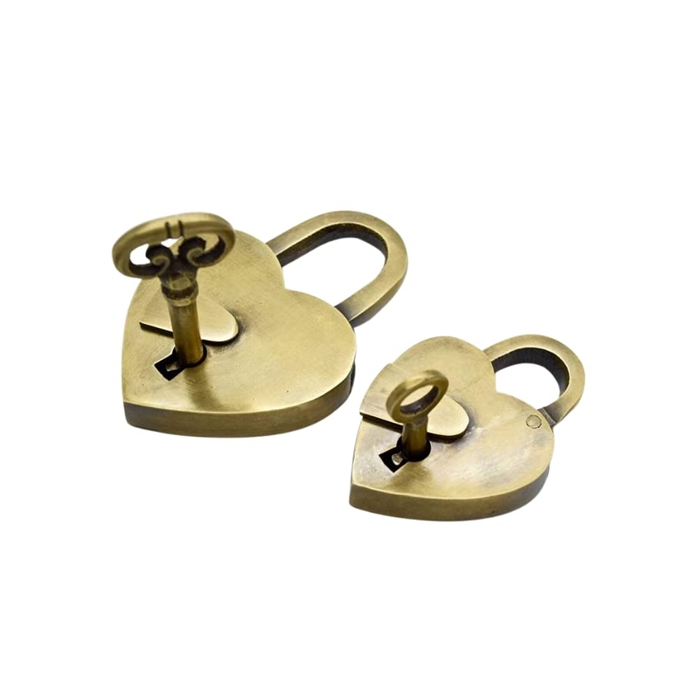 FOUNDRYMAN - Brass Love Heart Padlock- Heart Shaped Lock with 2 Keys – Romantic Gift or a Bridge Padlock – Medium