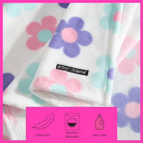 Image of Betsey Johnson - Blanket, Buttery-Soft Throw Blanket for Couch or Bed, Boldly Plush & Oversized Bedding (Retro Daisy Toss Purple, 50 inch x 70 inch)