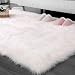 Produktbild bedee Faux Lammfell Teppich Shaggy Kunstfell Schaffell 150x50cm Lammfellimitat Teppiche Longhair Fell, Universal für Wohnzimmer Schlafzimmer Kinderzimmer Esszimmer Auto Bettvorleger Sofa Matte (Weiß)