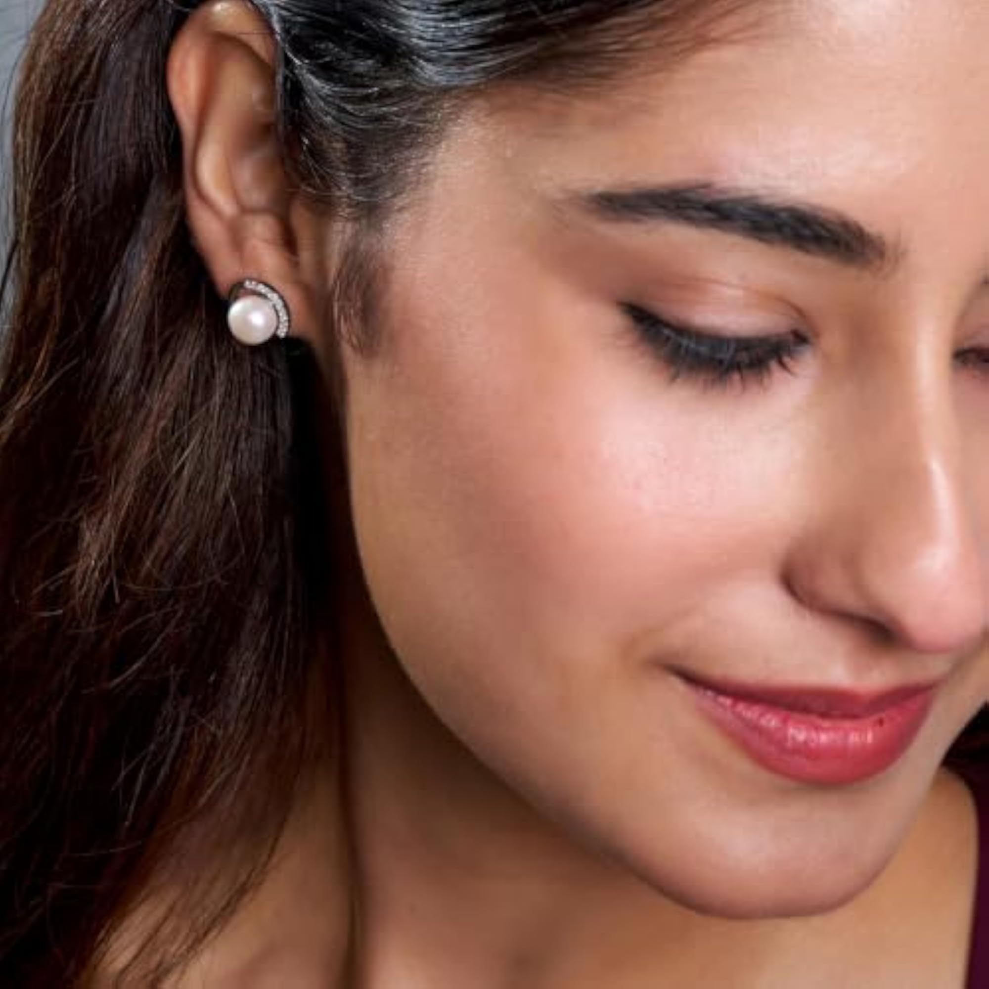 925 Sterling Silver Pearl Stud Earrings with Zircon