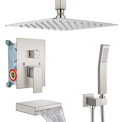 Robinet de douche cascade et ciel de pluie carré pour un confort absolu