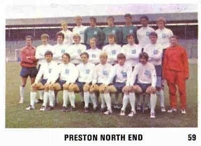 The SUN 1970/71 Football Swap Card - Preston North End FC team picture