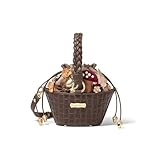 Borsa piccola con manico singolo intrecciato. Realizzata in morbida nappa con chiusura a coulisse, ornata da fiori in pelle di capretto e suede, e funghetti arrichiti da pois in borchie. I tiranti della chiusura a coulisse sono piccole ghiande, la tracolla regolabile e removibile. Nella parte frontale una piastrina logata e decorata, mentre la parte inferiore è impreziosita dalla tecnica in alta frequenza ad effetto intreccio su cuoio marrone.