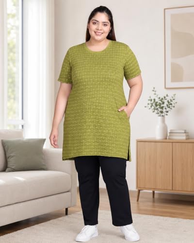 Image of In Love Women's All-Over Printed Cotton Plus Size Longline T-Shirt with Pockets