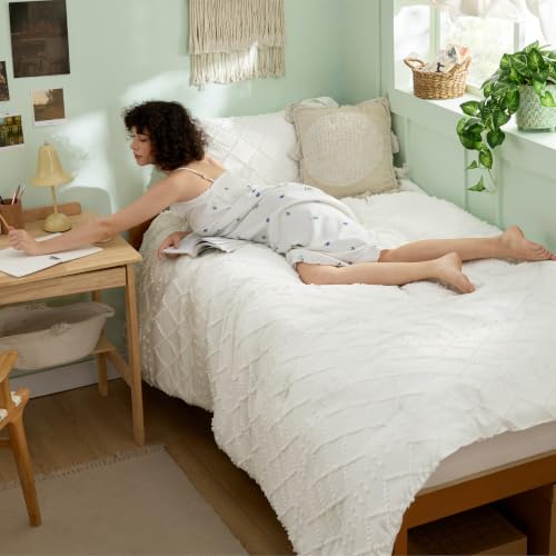 Image of Bedsure Twin XL Comforter Set - Ivory Comforter, Boho Tufted Distressed Vintage Bedding for Kids, 2 Pieces Farmhouse-Style Bed Set for All Seasons, Fluffy Soft Bedding with 1 Pillow Sham