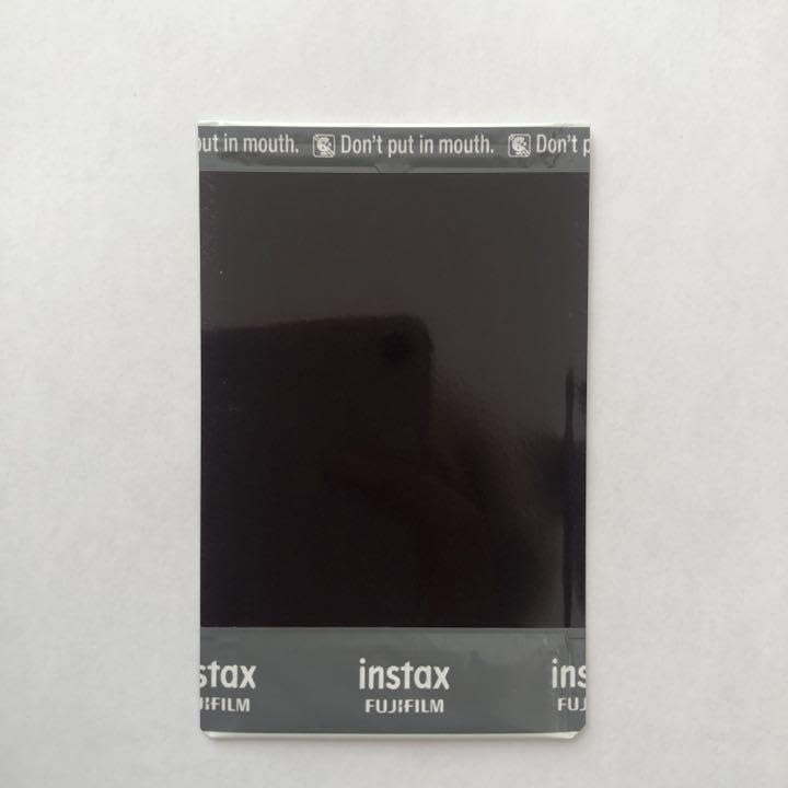 Amazon.co.jp: サイン入り写真集 頓知気さきな チェキ＋サイン入り  