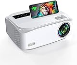【5G/2,4G Wireless Verbindung & USB Verbindung】Der GROVIEW WiFi Beamer unterstützt sowohl eine drahtlose Verbindung über 5G/2,4G Dualband WLAN in Android/IOS Smartphones als auch eine kabelgebundene Verbindung über ein USB Kabel (nur iPhone). projiziert Bildschirme bis zu 300 Zoll, Plus, One-Click-Restore & -50% Zoom Funktion. Mit der neuesten 5G WLAN Verbindungstechnologie können Sie Live Sport mit extrem niedriger Latenz und ein beispielloses immersives Spielerlebnis genießen.