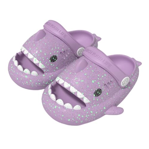 Pantoufles requin pour enfant idéales pour la sortie de bain