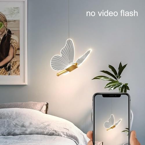 Suspension papillon LED pour en finir avec les tables de chevet encombrées