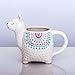 Mug Tasse günstig Kaufen-Fluffy Dreams – Die große 3D Tasse Becher Mug aus Keramik | handbemalter Trendartikel für Lama-Alpaka Liebhaber | fasst ca.350 ml Kaffee, Tee, Kakao in Geschenkverpackung