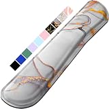 【ESPUMA VISCOELÁSTICA ULTRAGRUESA Y CÓMODA】 El reposamuñecas para teclado está hecho de espuma viscoelástica premium 63D de alta densidad, que ofrece mayor comodidad y soporte, rebote lento y larga duración; ideal para largas horas de escritura, proporcionando soporte para manos y brazos