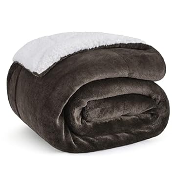 Bedsure Sherpa Fleece Throw Blanket - Thick and Warm, Fluffy Microfiber & Solid Soft Blankets for Bed and Couch Throw/Single Size, Brown, 130x150cm