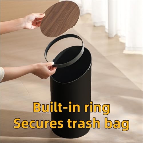 Caneca de basura plástica con tapa giratoria y madera miniatura 3