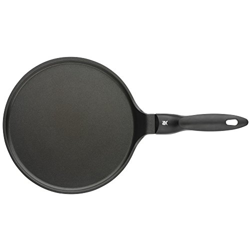 WMF Devil Crepe Pfanne Induktion 27 cm, Pfannkuchenpfanne mit Teigverteiler und Holzschaufel, Aluguss beschichtet – Bild 4