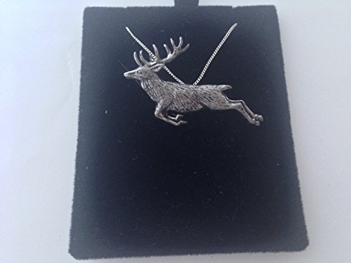 Pendentif cerf jaillissant idéal à offrir en boîte cadeau Prideindetails