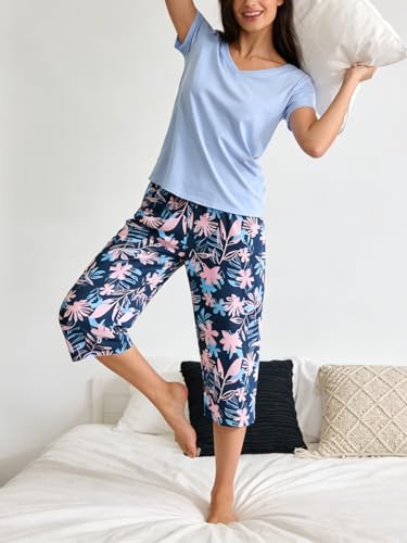 Image of YIJIU Women Soft Comfy Pajamas Cute Cat Short Sleeve Capri Pants PJS Set