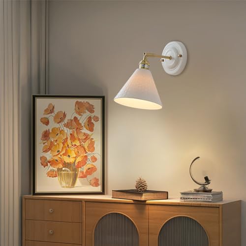 Applique murale orientable céramique avec abat-jour entonnoir