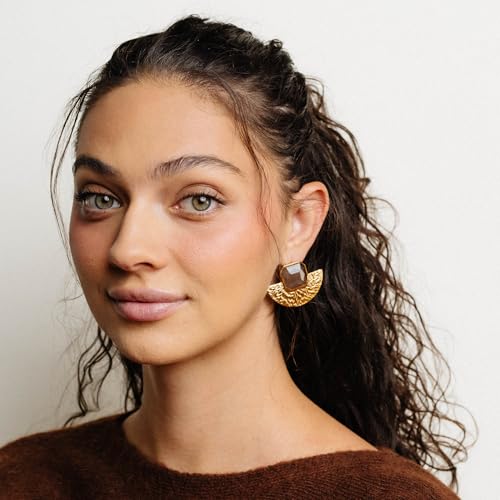 Chunky Gold Vintage Statement Earrings with Brown Stones – Bold Retro Fashion Jewelry for Women3