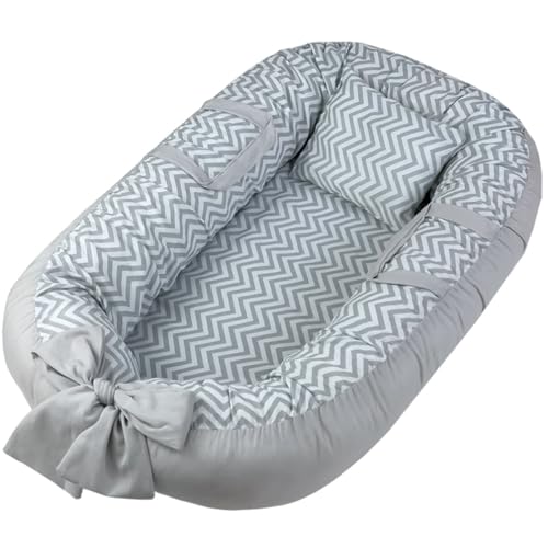 Ninho redutor de berço portatil para bebe com laço e travesseiro - Chevron Cinza