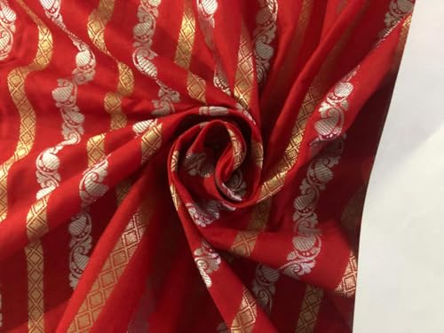 Tissu brocart de soie rouge lignes cachemire dorées argentées 111,8cm