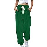 Aspects Fonctionnels et Pratiques: Pensé pour un usage quotidien, ce pantalon jogging femme est équipé de poches latérales utiles pour garder vos petits objets personnels à portée de main, comme vos clés ou votre téléphone. Son entretien est simple, ce qui en fait un choix commode pour une utilisation fréquente sans contraintes.