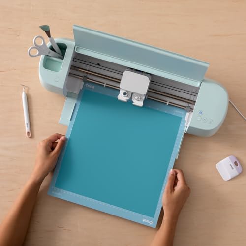Image of Cricut Cold-Activated, Colour-Changing Vinyl glossy finish (30.5 cm x 61 cm) - Permanent, Turquoise - Purple