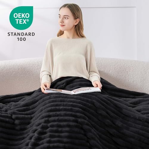 BEDELITE Kuscheldecke Flauschig Decke Klein - weiche Flanell Decken Schwarz 125x150 für Sofa, Deko Streifen Cord Fleecedecke als Sofaüberwurf für Wohnzimmer, Throw Blanket Wide Use
