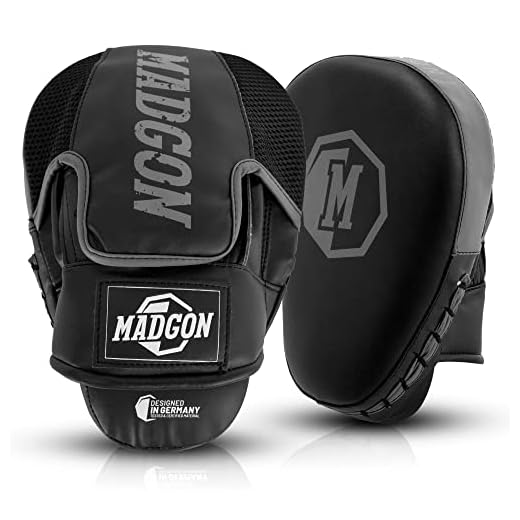 MADGON Pratzen mit hochwertiger Polsterung für optimale Schlagdämpfung. Boxpratzen mit Langer Haltbarkeit für Kampfsport, MMA, Kickboxen & Boxen. Boxpads mit idealer Passform - 1 Paar mit Beutel!